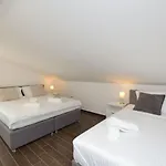 Apartment Sofia Martinscica (Cres)